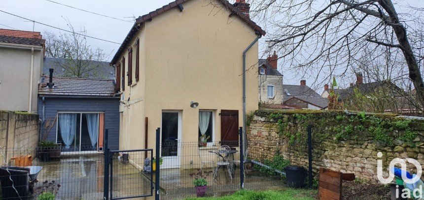 House 4 rooms of 80 m² in Châtellerault (86100)