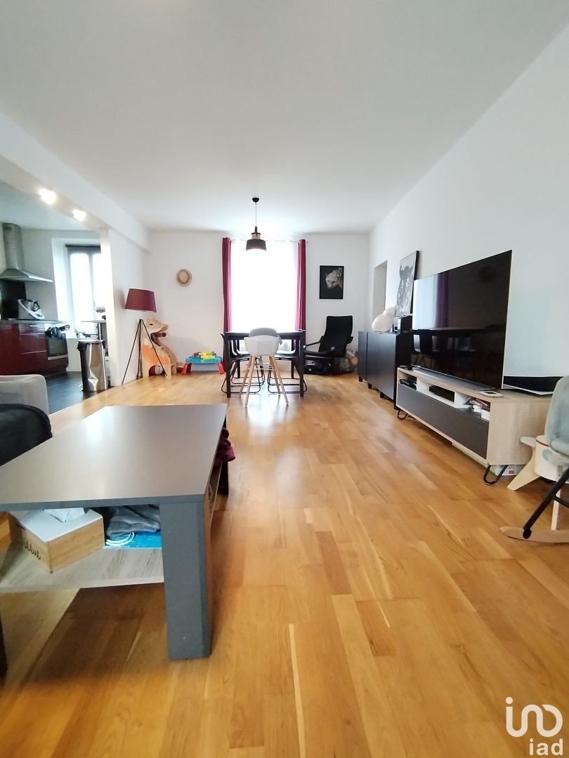 Apartment 4 rooms of 77 m² in Pussay (91740)
