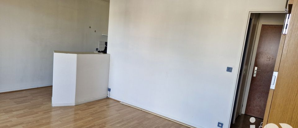 Apartment 1 room of 28 m² in Villemomble (93250)