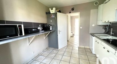 House 5 rooms of 100 m² in Saint-Ay (45130)