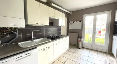 House 5 rooms of 100 m² in Saint-Ay (45130)