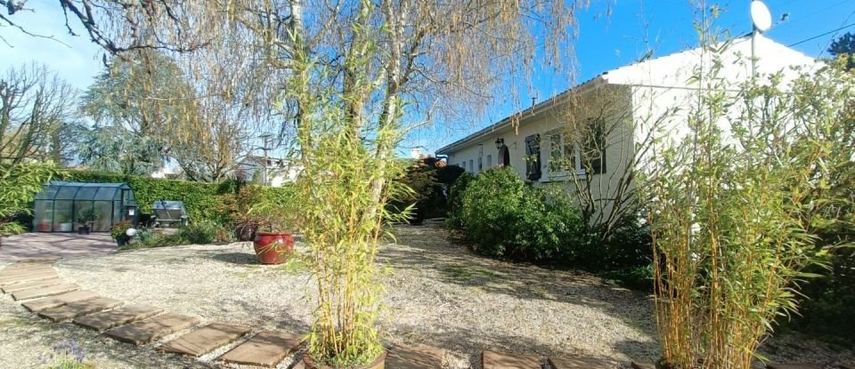 House 6 rooms of 138 m² in Saint-Jean-de-Thouars (79100)