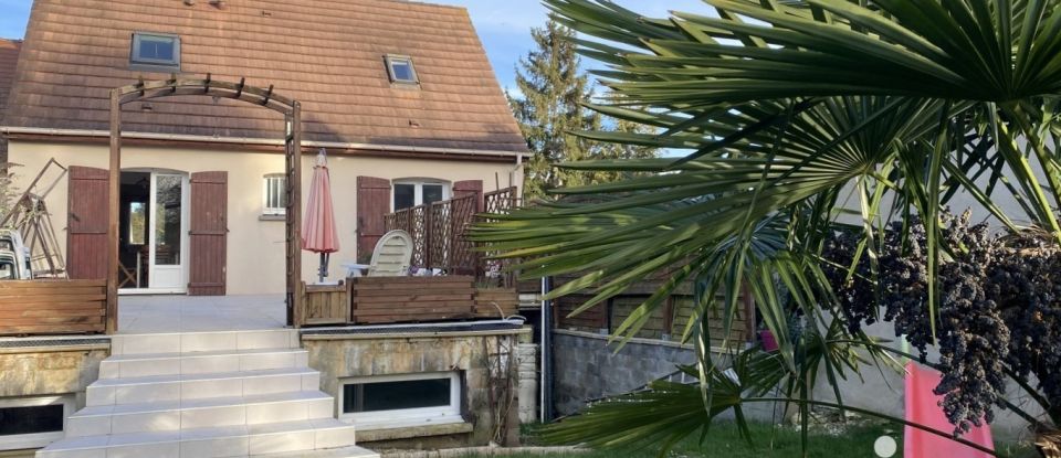 Traditional house 4 rooms of 100 m² in Maintenon (28130)
