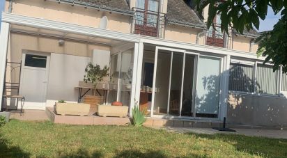 Maison 11 pièces de 238 m² à Vernou-sur-Brenne (37210)