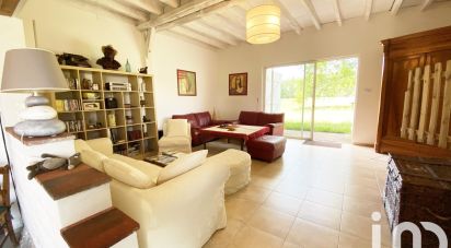 Country house 8 rooms of 199 m² in Lamothe (40250)