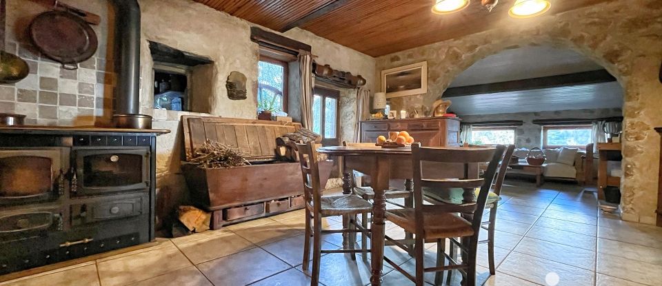 Country house 6 rooms of 144 m² in Gilhoc-sur-Ormèze (07270)