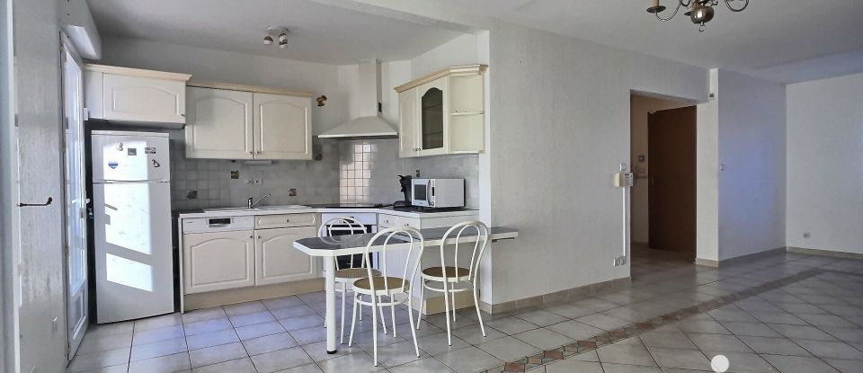 Appartement 3 pièces de 81 m² à Saint-Martin-de-Crau (13310)