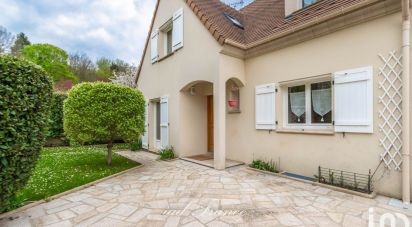 House 8 rooms of 210 m² in Marly-le-Roi (78160)