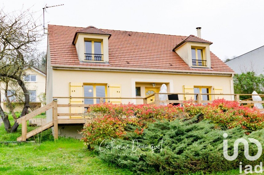 Maison traditionnelle 6 pièces de 126 m² à Vaux-sur-Seine (78740)