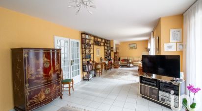 Maison traditionnelle 7 pièces de 170 m² à Chaville (92370)
