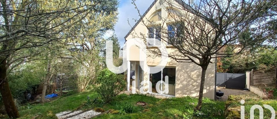 Maison traditionnelle 7 pièces de 180 m² à Gif-sur-Yvette (91190)