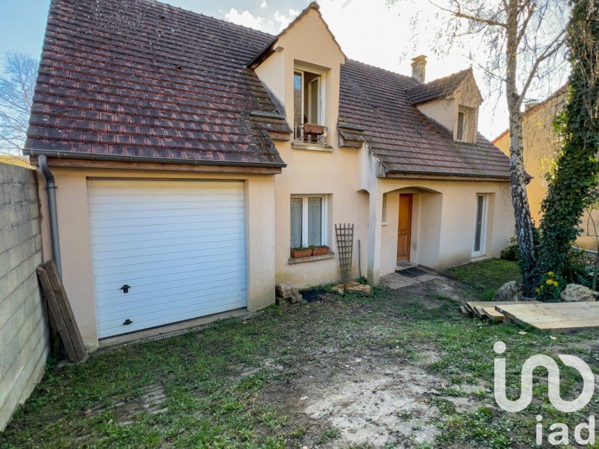 Traditional house 7 rooms of 131 m² in Chevreuse (78460)