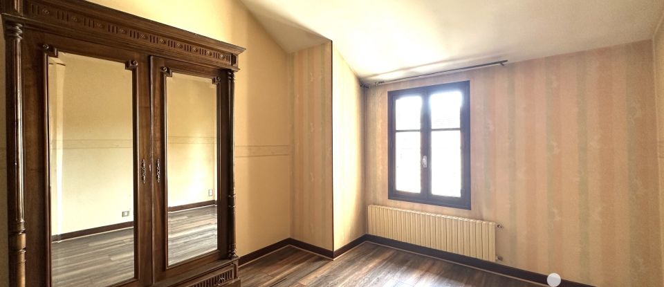 Town house 5 rooms of 111 m² in Tarbes (65000)