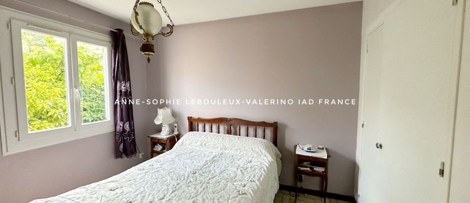 House 5 rooms of 120 m² in Solliès-Toucas (83210)