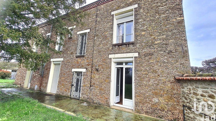 Vente Maison 187m² 12 Pièces à Fontenay-Trésigny (77610) - Iad France