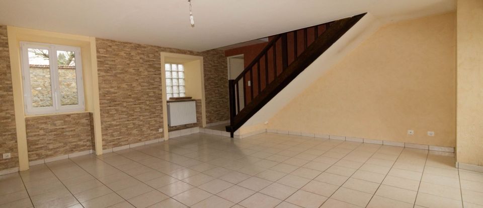 Maison 6 pièces de 159 m² à Saint-Léonard-de-Noblat (87400)