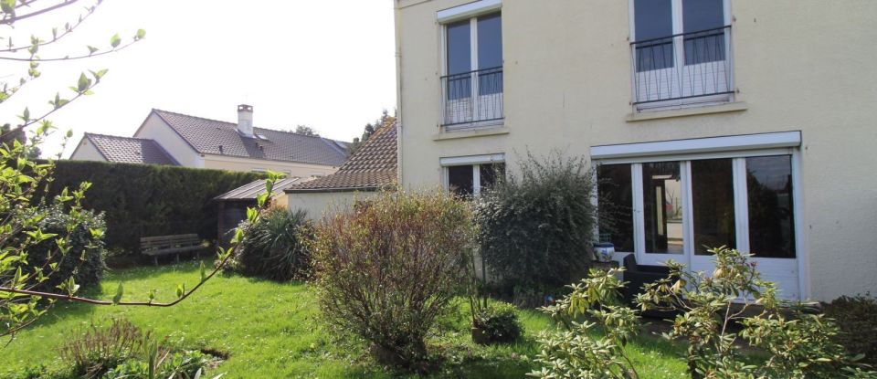House 6 rooms of 94 m² in Ennery (95300)