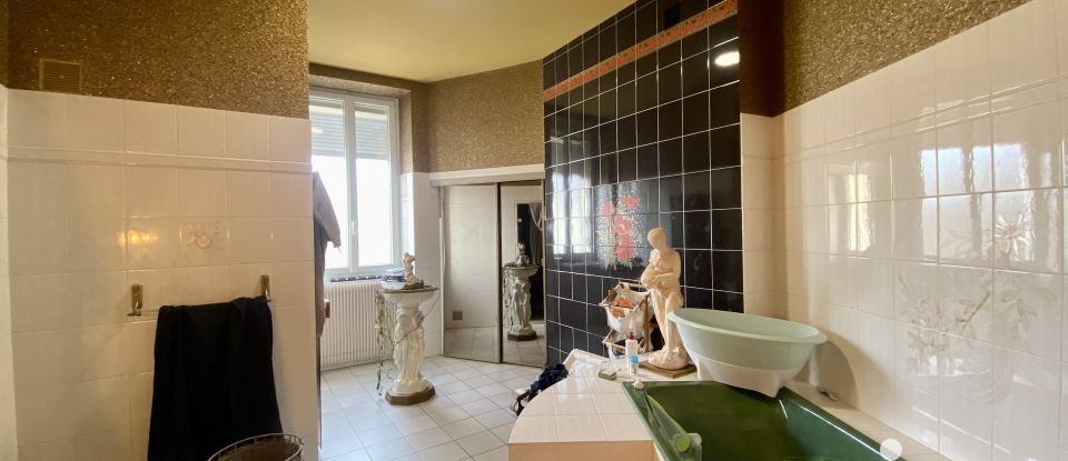 Maison traditionnelle 6 pièces de 245 m² à Saint-Jouvent (87510)