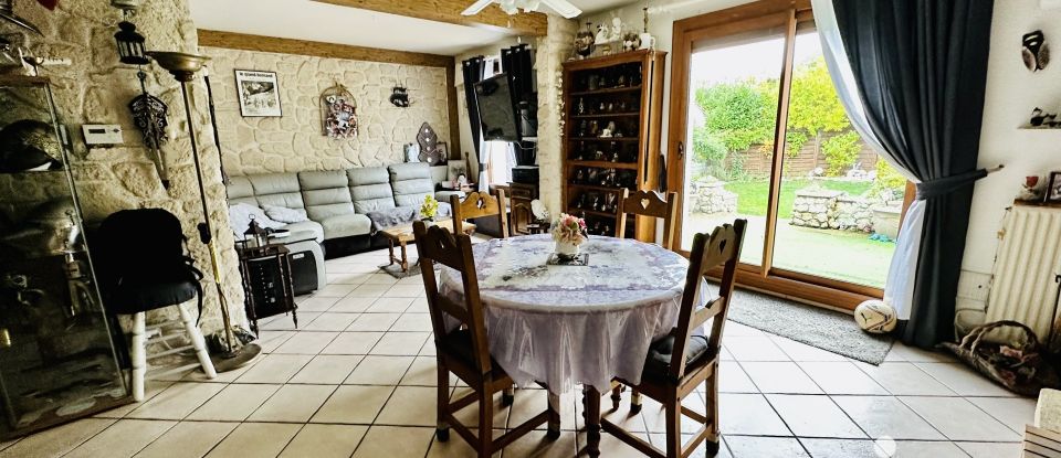 House 4 rooms of 75 m² in Chartres (28000)