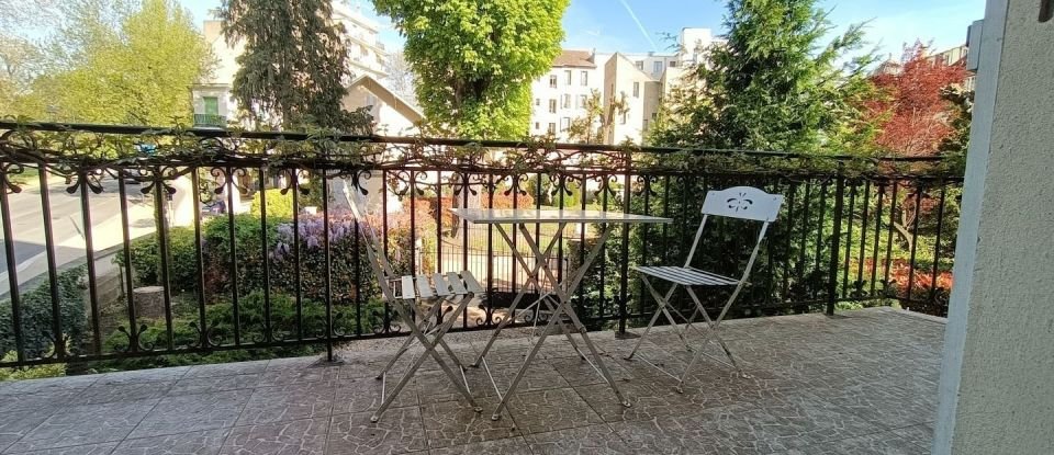 House 4 rooms of 154 m² in Vichy (03200)
