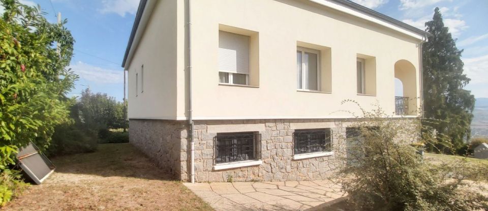 House 8 rooms of 240 m² in Saint-Martin-la-Plaine (42800)
