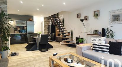 Appartement 3 pièces de 84 m² à Buchères (10800)