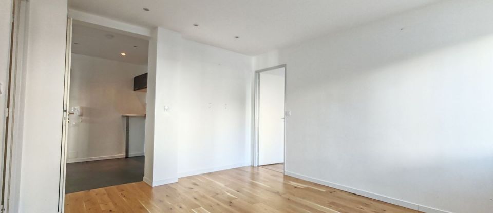 Apartment 3 rooms of 54 m² in Clermont-Ferrand (63100)