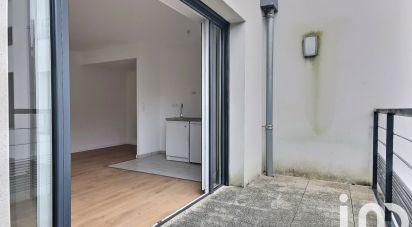 Apartment 1 room of 35 m² in La Rochelle (17000)