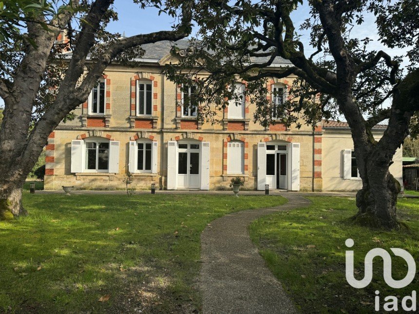 House 7 rooms of 213 m² in Bordeaux (33200)