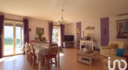 Traditional house 4 rooms of 100 m² in Saint-Médard-d'Eyrans (33650)