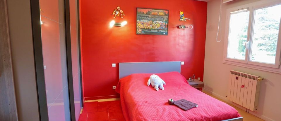 House 8 rooms of 216 m² in Rochefort-du-Gard (30650)