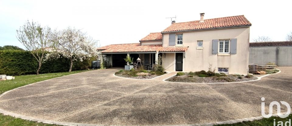 Maison 4 pièces de 108 m² à Neuville-de-Poitou (86170)