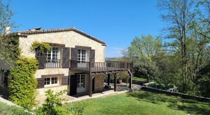 House 6 rooms of 222 m² in Flassans-sur-Issole (83340)