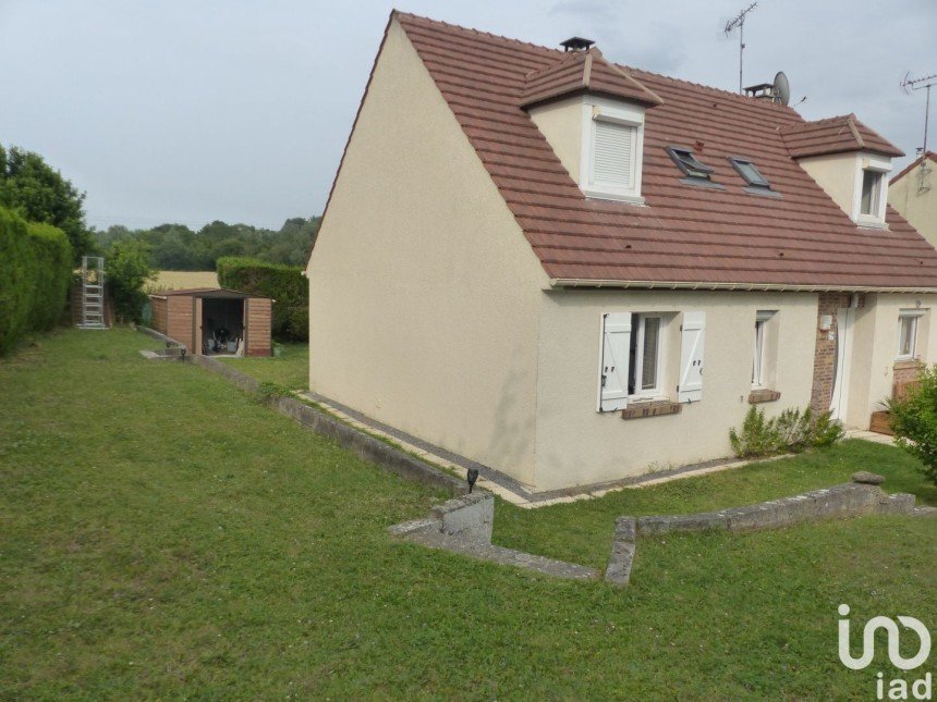 House 5 rooms of 132 m² in Moussy-le-Neuf (77230)