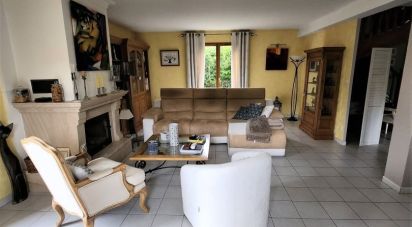 House 7 rooms of 195 m² in Moussy-le-Neuf (77230)