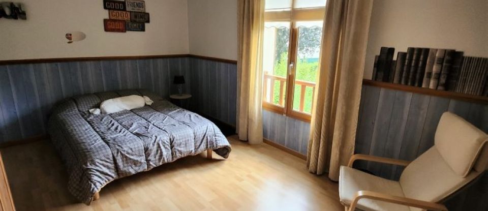 House 7 rooms of 195 m² in Moussy-le-Neuf (77230)