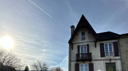 House 6 rooms of 172 m² in Saint-Céré (46400)