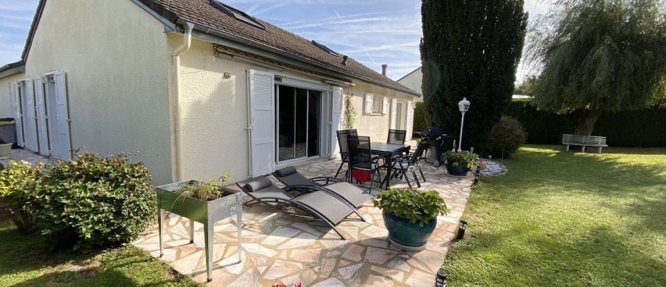 House 6 rooms of 146 m² in Boissise-le-Roi (77310)