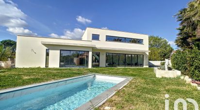 House 6 rooms of 204 m² in Grimaud (83310)