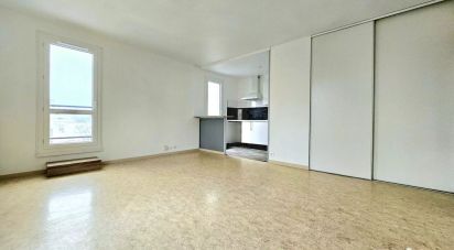 Appartement 1 pièce de 38 m² à - (91000)