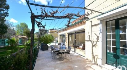 House 8 rooms of 230 m² in Marguerittes (30320)