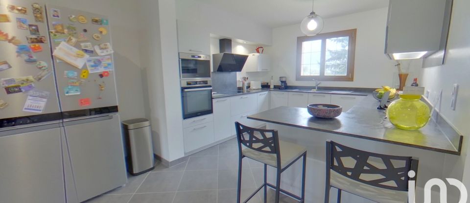 Maison 6 pièces de 135 m² à Saint-Fargeau-Ponthierry (77310)