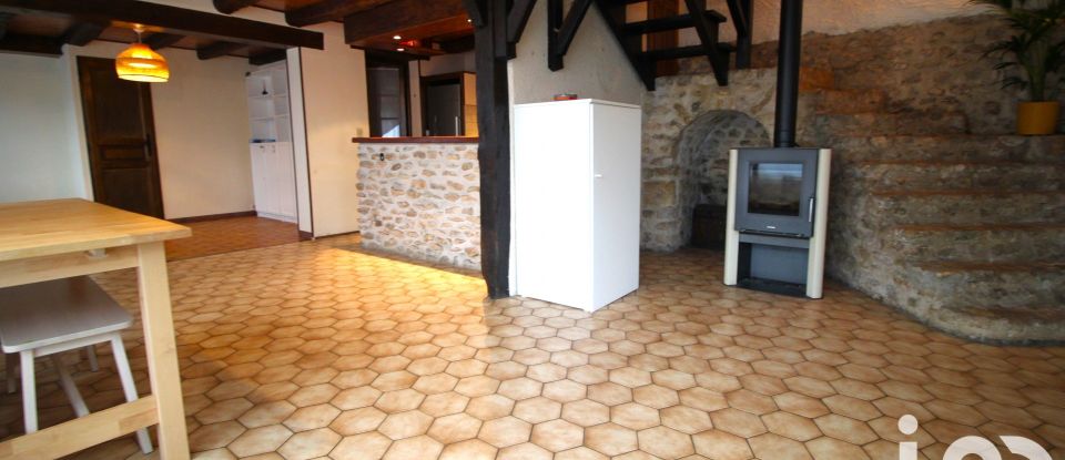 House 3 rooms of 71 m² in Saclas (91690)