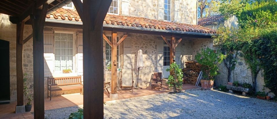 Village house 10 rooms of 297 m² in Moncrabeau (47600)