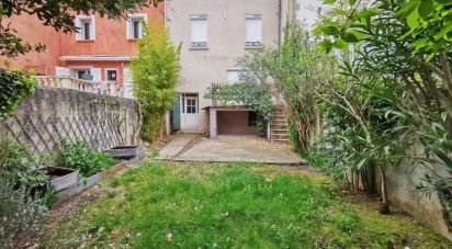 House 4 rooms of 125 m² in Saint-Cannat (13760)