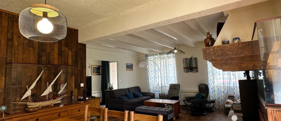 Maison de village 8 pièces de 160 m² à Villefranche-de-Panat (12430)