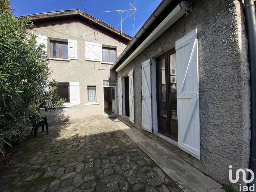 Maison 4 pièces de 70 m² à Roussillon (38150)