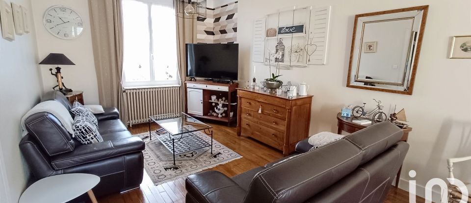 House 6 rooms of 117 m² in Châteauroux (36000)