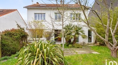 House 7 rooms of 146 m² in Nantes (44300)