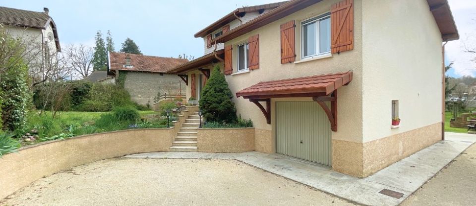 Maison 6 pièces de 118 m² à Saint-Victor-de-Cessieu (38110)